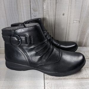 NWT earth Natural Tahoe Black Leather Boots
